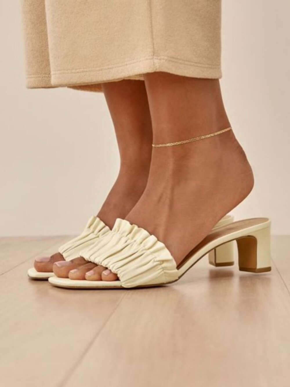 Reformation Ruched Slide Mules (Size 7) - Picture 5 of 5
